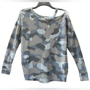 Express One Eleven Super Soft Camo Cold Shoulder Long Sleeve Top Sweater Size XS